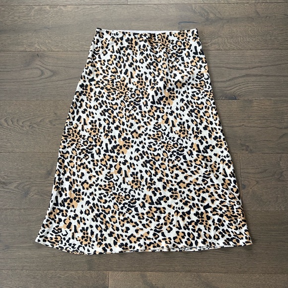 Aritzia Dresses & Skirts - Aritzia Babaton Leopard Print Satin Slip Skirt